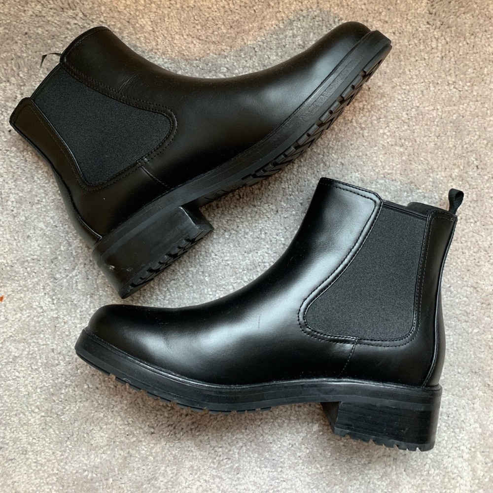 Everlane Modern Utility Chelsea Boot